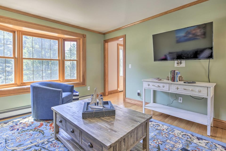 Walk to Buzzards Bay Beach: Spacious Onset Home House in Wareham