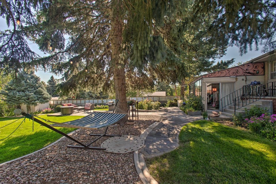 Private Lake: Family Home w/ Large Yard in Denver! House in Denver