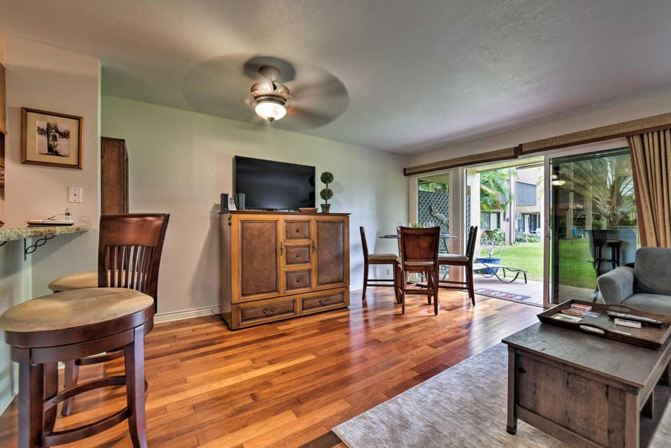 Garden View Condo w/ Pool - 400 Feet to Beach! House in Kihei