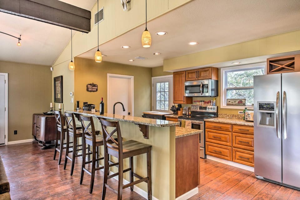 Canyon Lake Home with Game Room Less Than 1 Mi to Boat Ramp! House in Canyon Lake