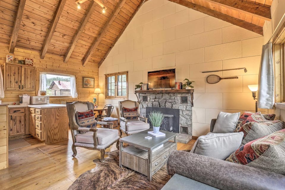 Walk to Grand Lake: Historic Dtwn Cabin! Cabin in Grand Lake