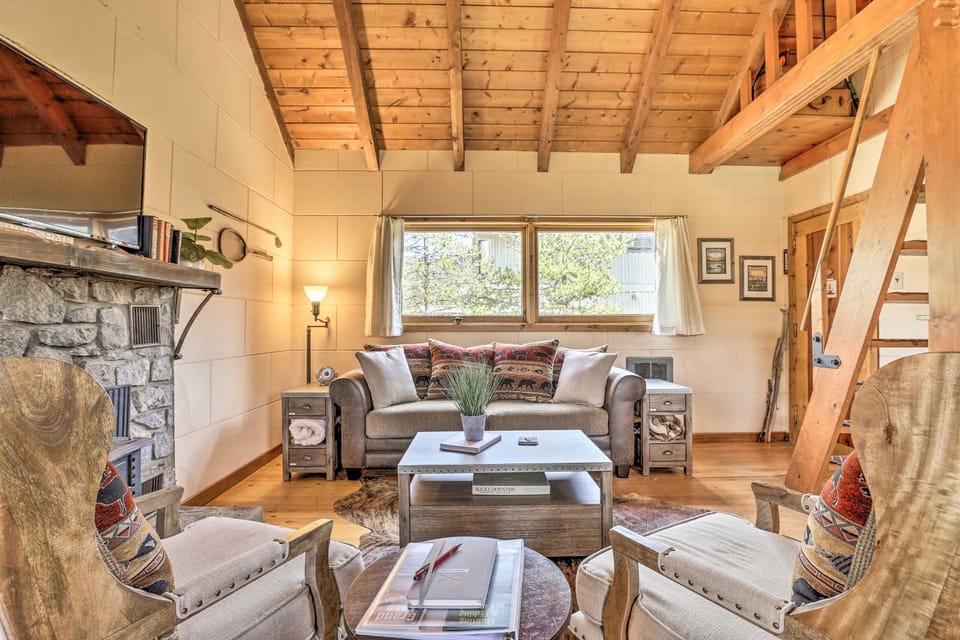 Walk to Grand Lake: Historic Dtwn Cabin! Cabin in Grand Lake