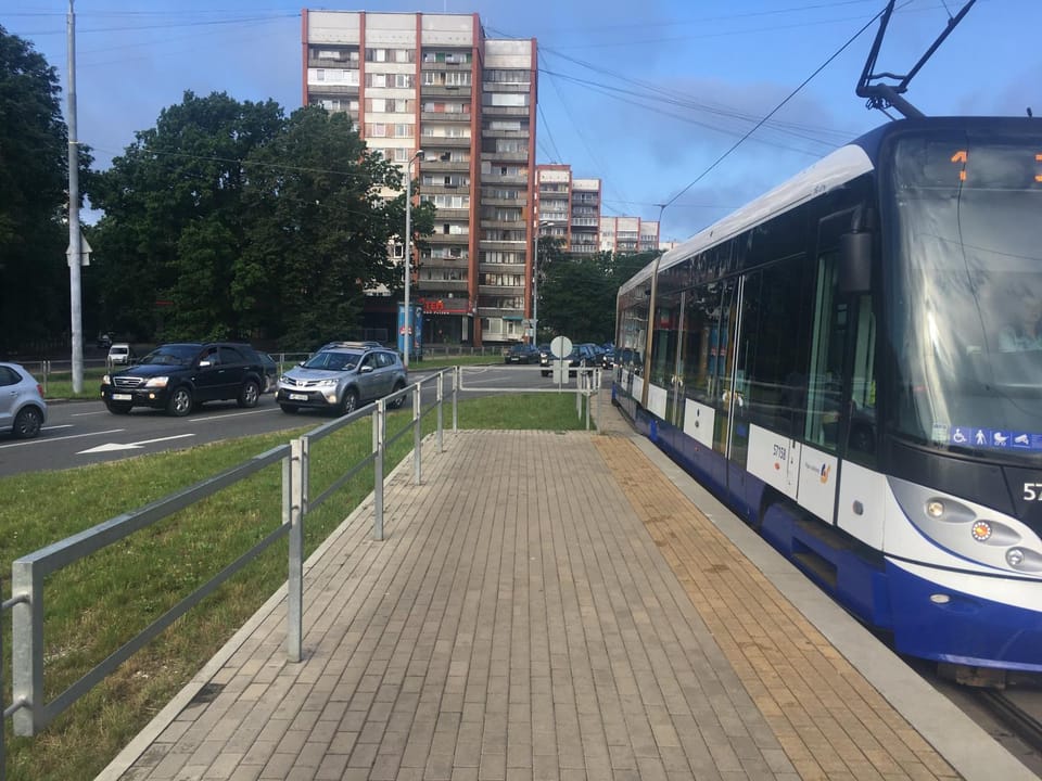 Day, Location, shuttle