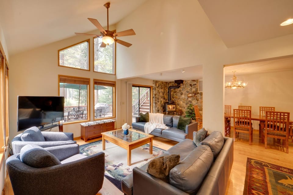 Truckee Home w/ Private Hot Tub on a Golf Course House in Truckee