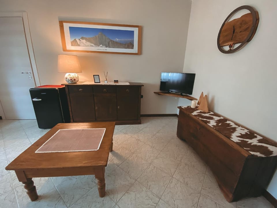 TV and multimedia, Living room, Photo of the whole room, Seating area
