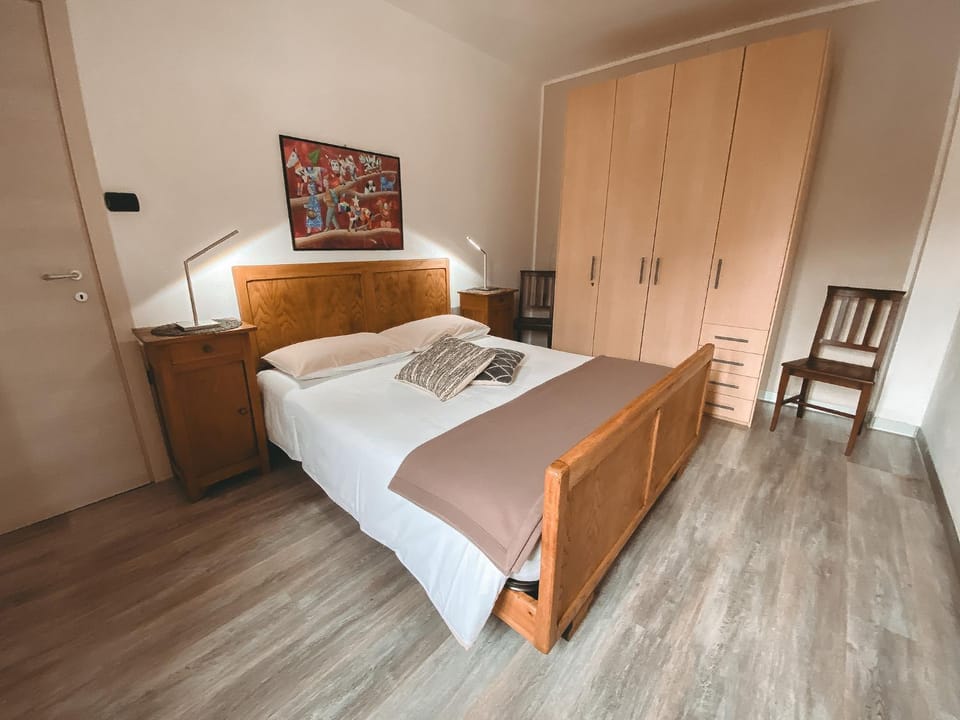 Bed, Photo of the whole room, Bedroom, wardrobe