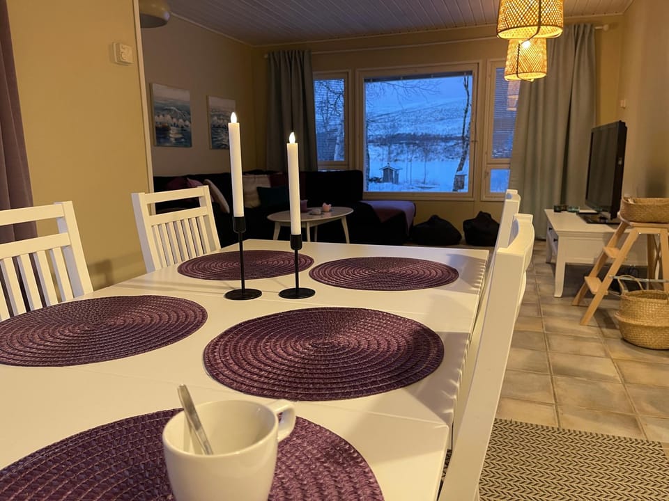 Dining area, Mountain view, River view