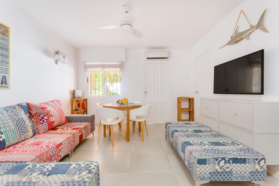 Living room, Photo of the whole room