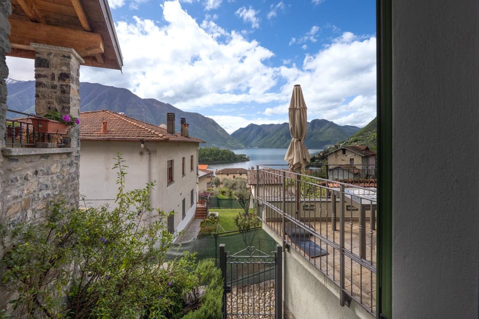 Lora luxury villa , with lake view Villa in Tremezzina