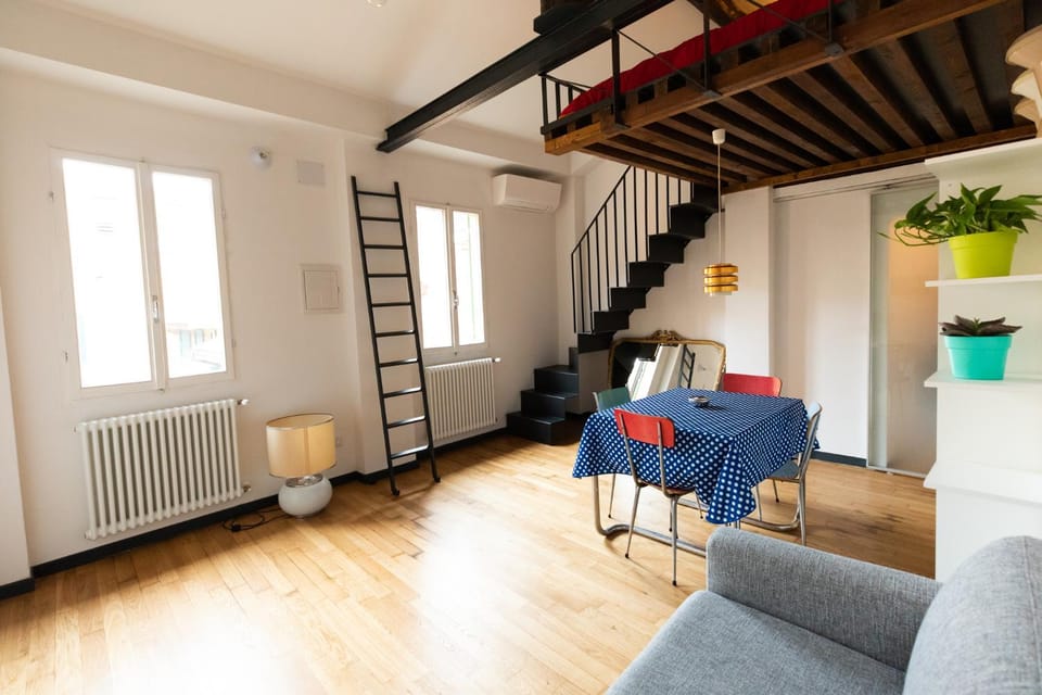 Living room, Photo of the whole room, Seating area, Dining area