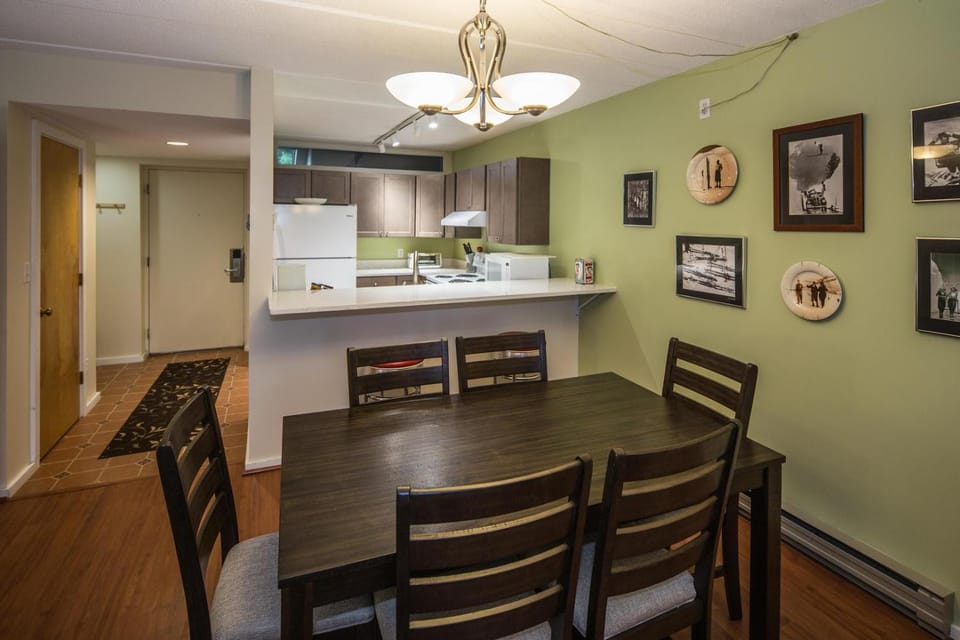 Pinnacle E26 House in Mendon