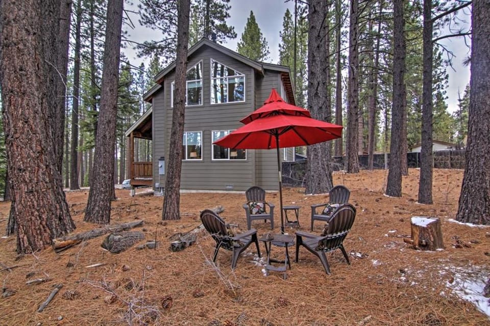 1 Mi to Mtn, 1 More to Shore! Luxury Tahoe Home House in South Lake Tahoe