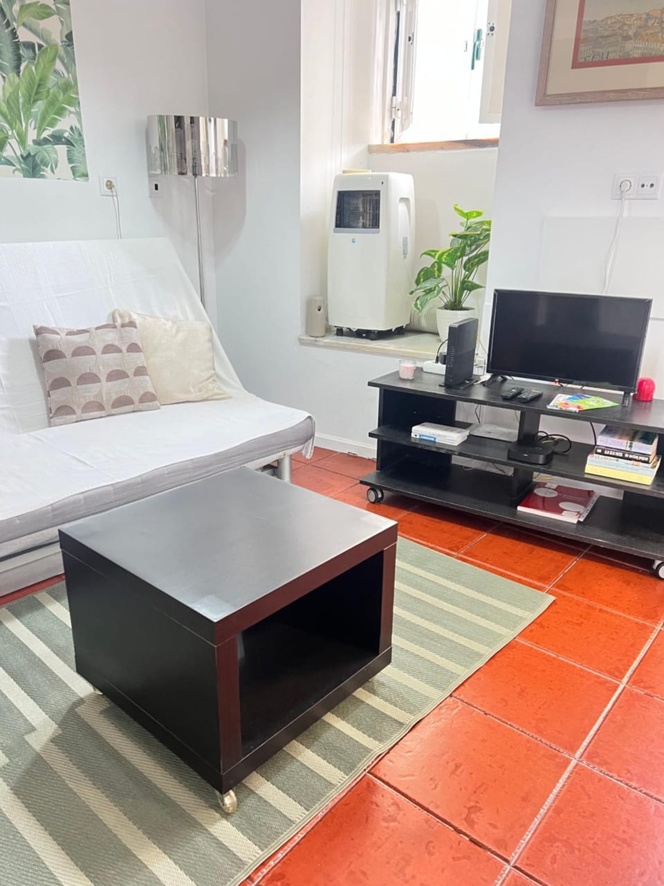 Communal lounge/ TV room