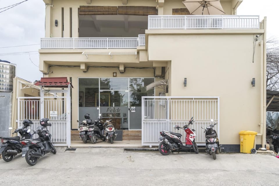 Property building, Facade/entrance