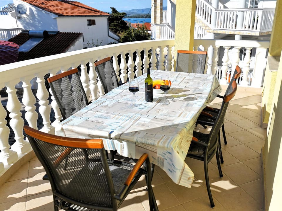 Balcony/Terrace, Seating area, City view, Sea view, Sunset, Quiet street view