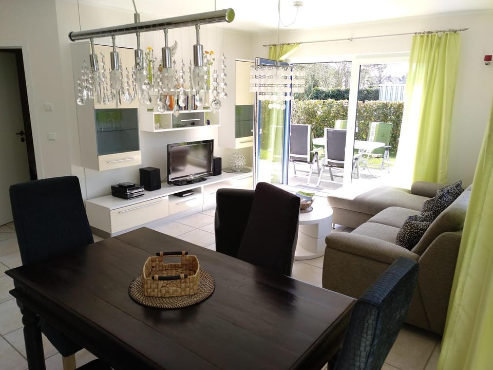 Gartenweg 3 Haus Maritimus Kaeptn_ Apartment in Zingst