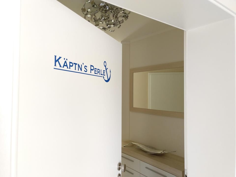 Gartenweg 3 Haus Maritimus Kaeptn_ Apartment in Zingst