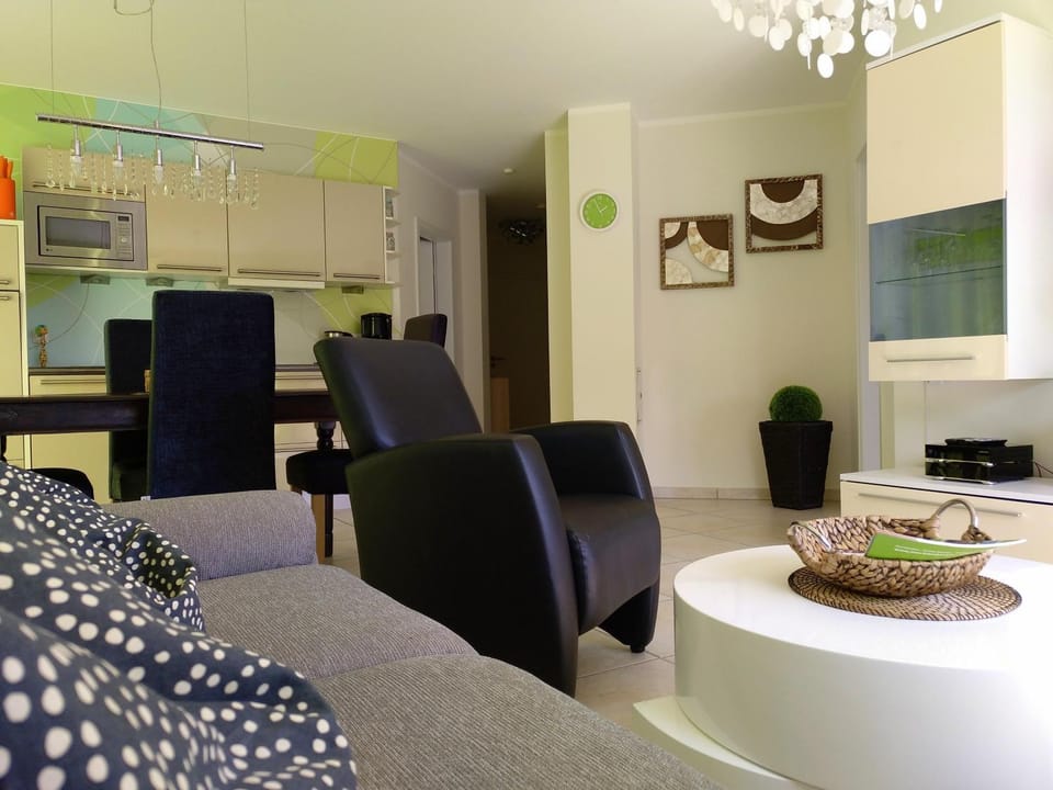 Gartenweg 3 Haus Maritimus Kaeptn_ Apartment in Zingst