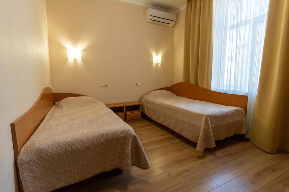 Bed, Photo of the whole room, Bedroom, air conditioner