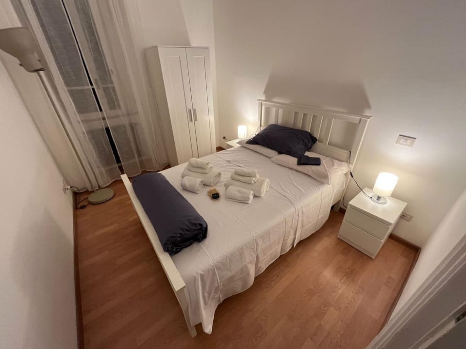 Bed, Photo of the whole room, Bedroom, towels, towels, wardrobe