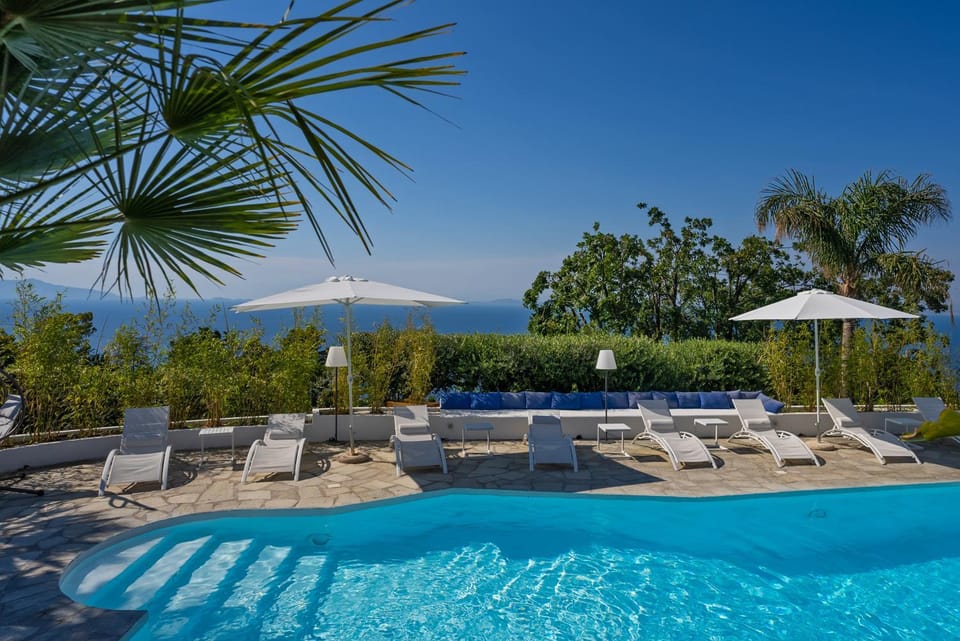 Capri Blue Luxury Villa Le Tre Monelle Bed and Breakfast in Anacapri