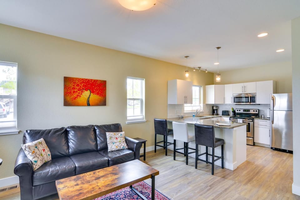 Downtown Buena Vista Condo: Walk to River & Cafes! House in Buena Vista