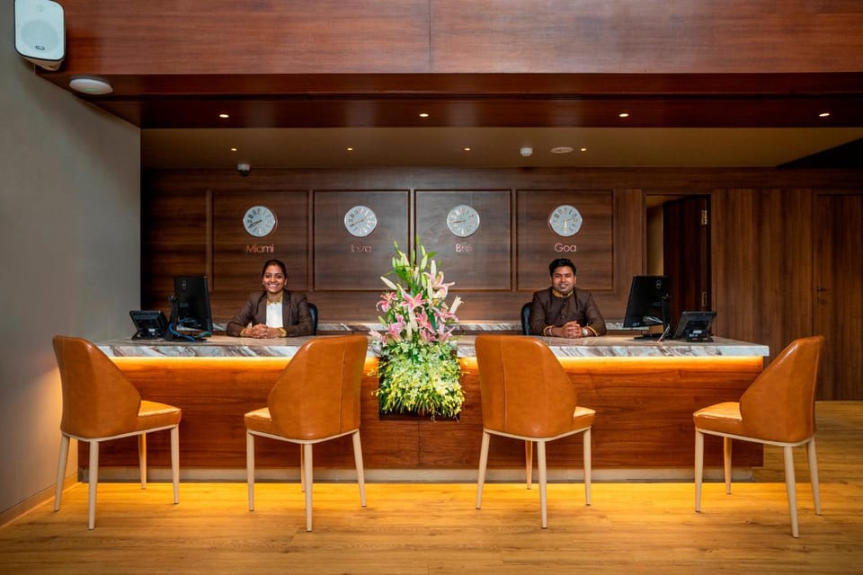 Staff, Lobby or reception, Business facilities