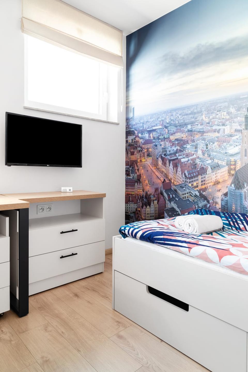TV and multimedia, Photo of the whole room