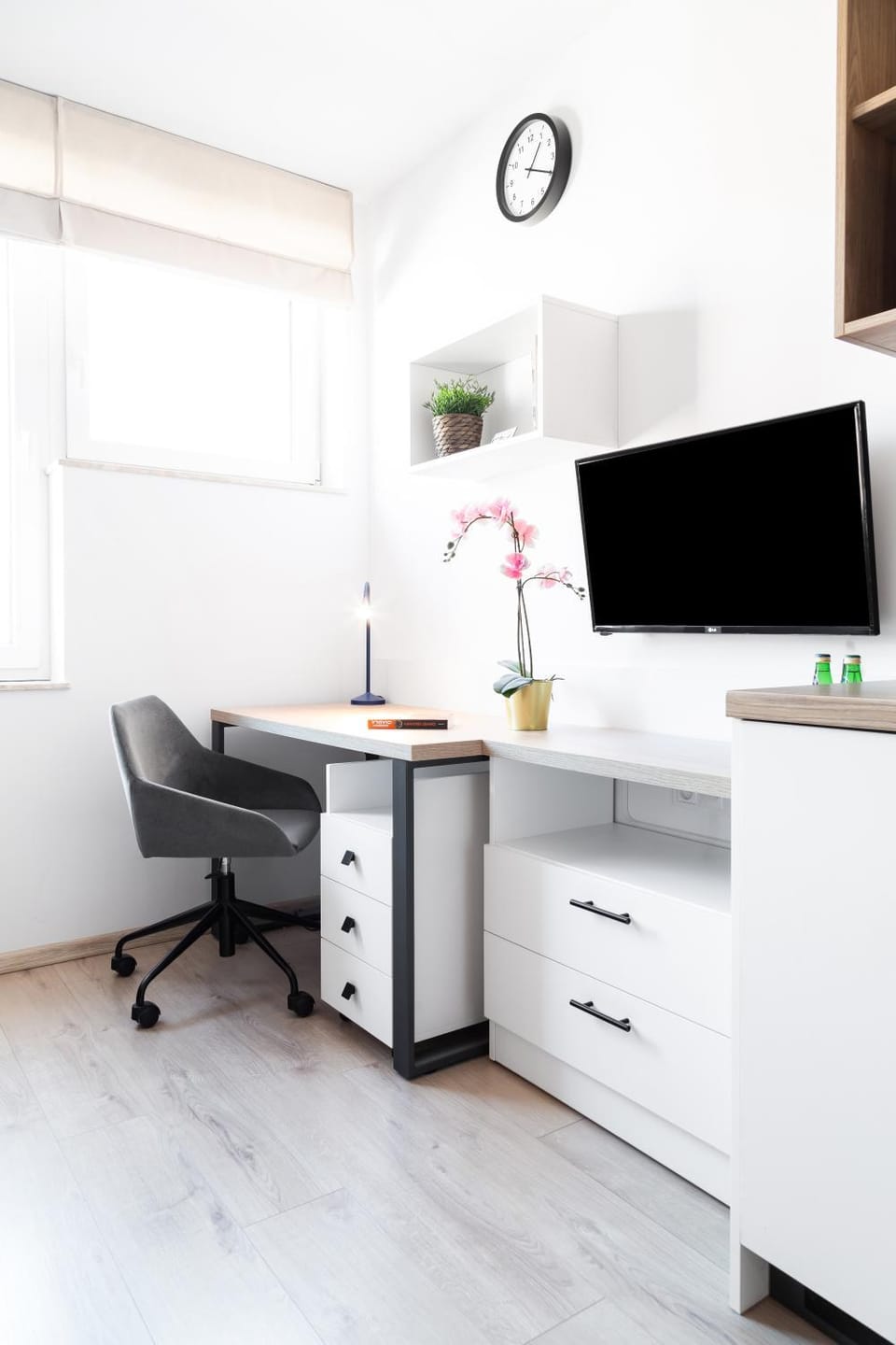 TV and multimedia, Kitchen or kitchenette