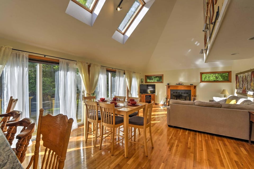 Families Welcome! East Falmouth Home 4 Mi to Beach House in Mashpee