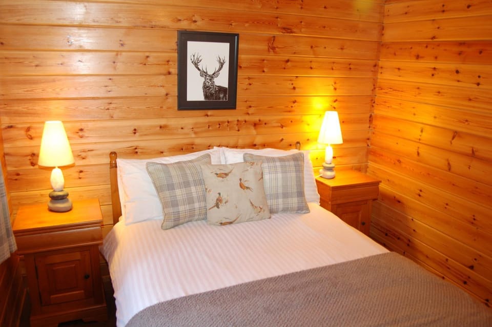 Cosy & compact Rowan Lodge no2 Nature lodge in Scotland
