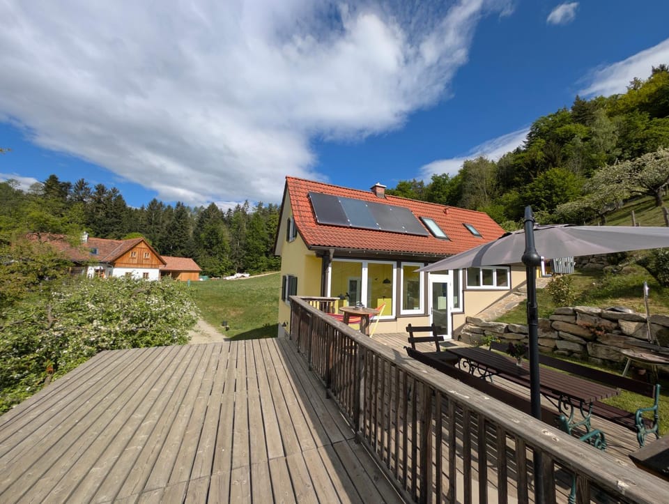 Property building, Natural landscape, BBQ facilities, Balcony/Terrace, Balcony/Terrace