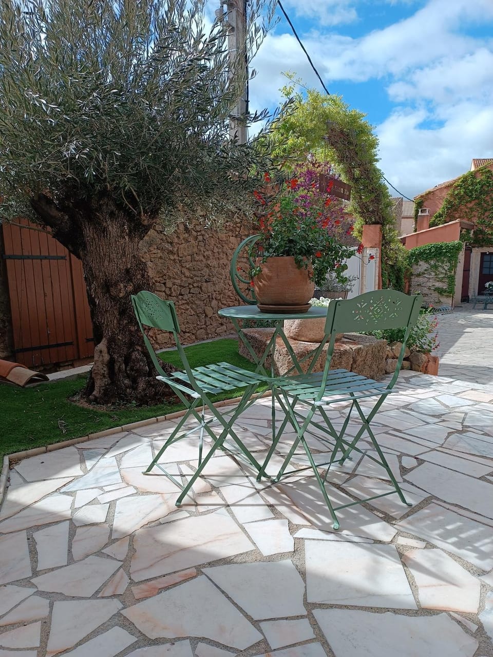 Aux Berges du Canal Bed and Breakfast in Occitanie