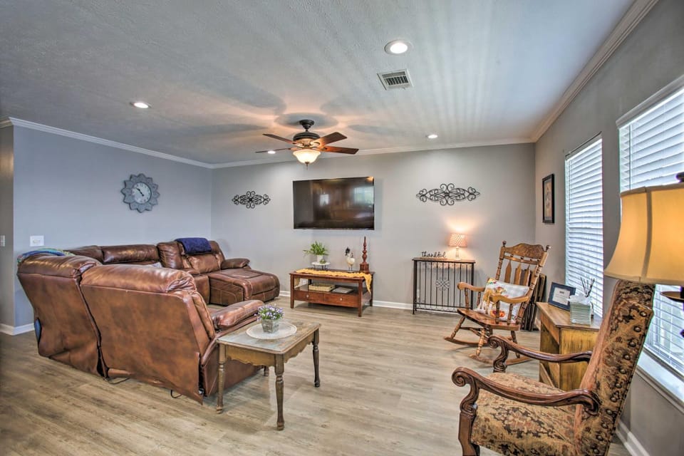 Waterfront New Orleans Home w/ Private Dock & Pier House in Ninth Ward