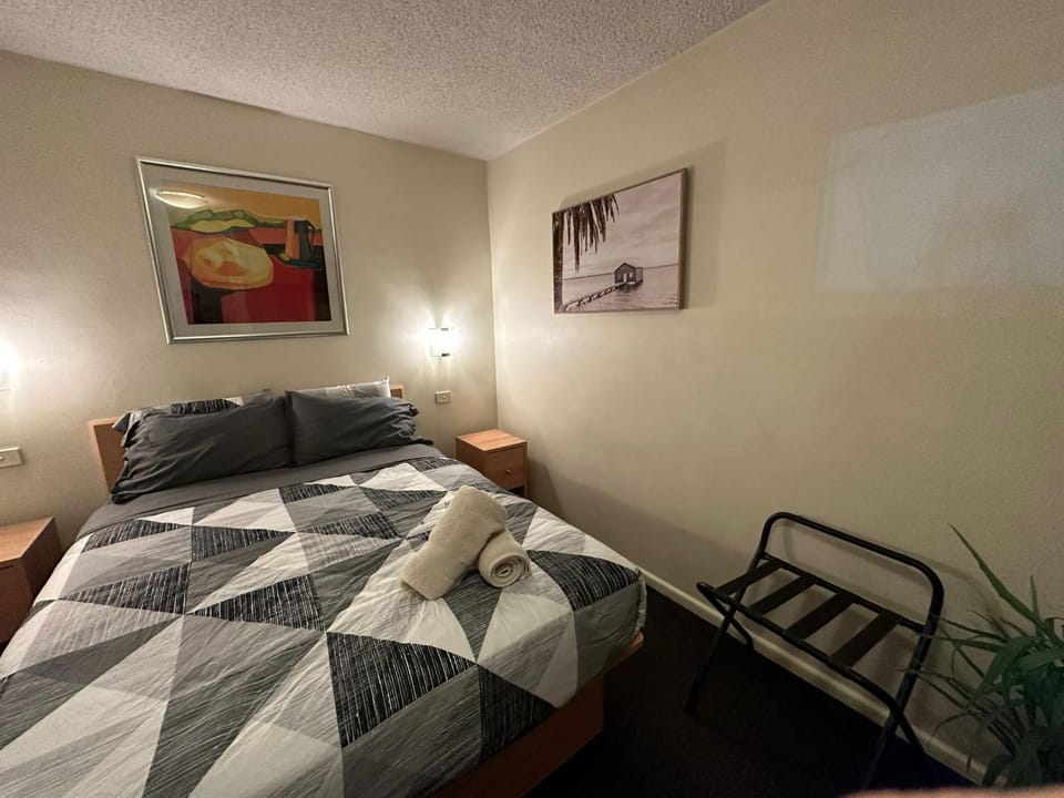 Entire Studio Apartment in St Kilda FREE PARKING WIFI BEACH WALK Apartment in Saint Kilda