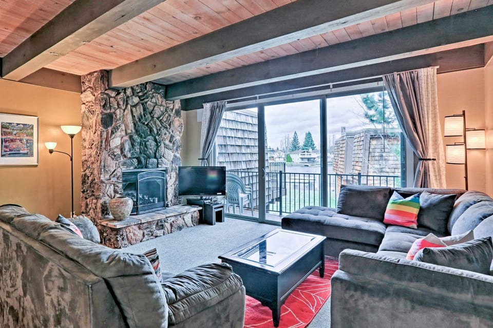 1 Mi to Shore Quiet South Lake Tahoe Condo Apartment in South Lake Tahoe