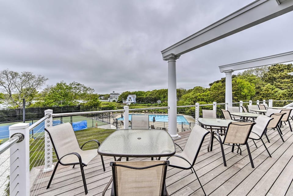 East Falmouth Family Gem w/ Private Beach Access House in East Falmouth