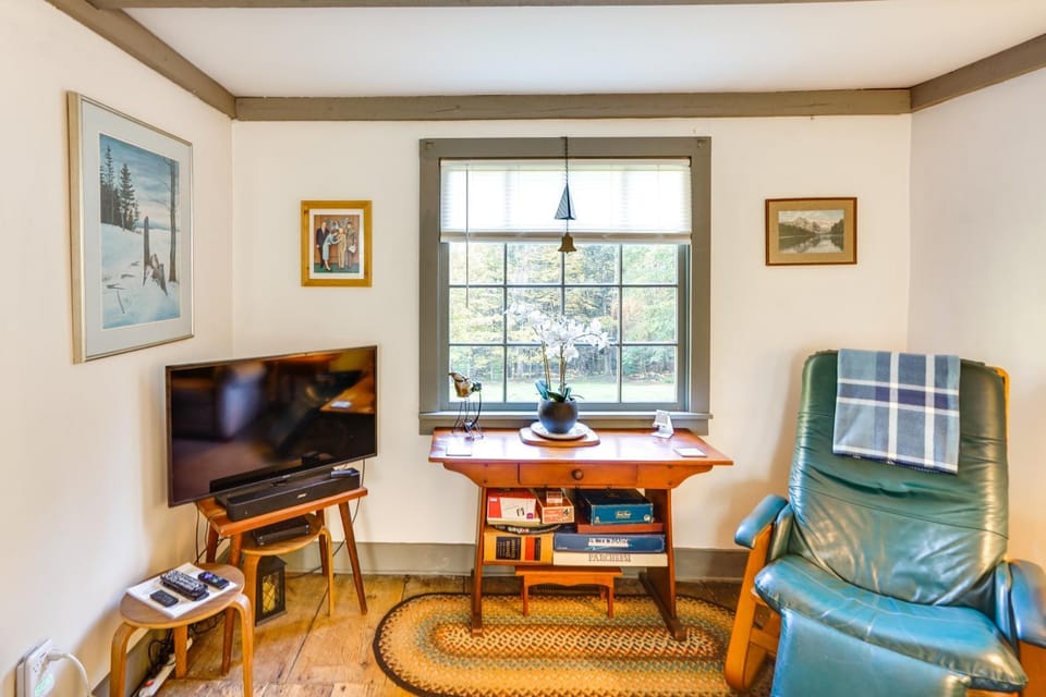 Tranquil 3 BR Stockbridge House w/ Private Deck! House in Stockbridge