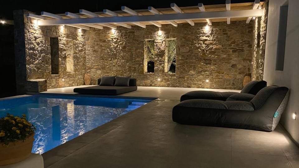 Seating area, Pool view, Swimming pool, sunbed