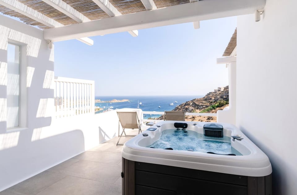 Patio, Day, Hot Tub, View (from property/room), Balcony/Terrace, Sea view