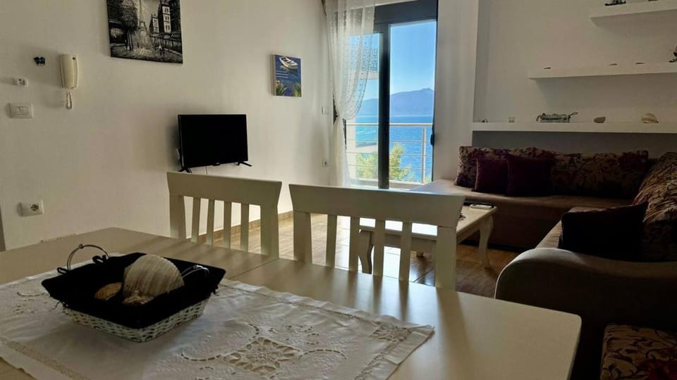Living room, Dining area, Sea view