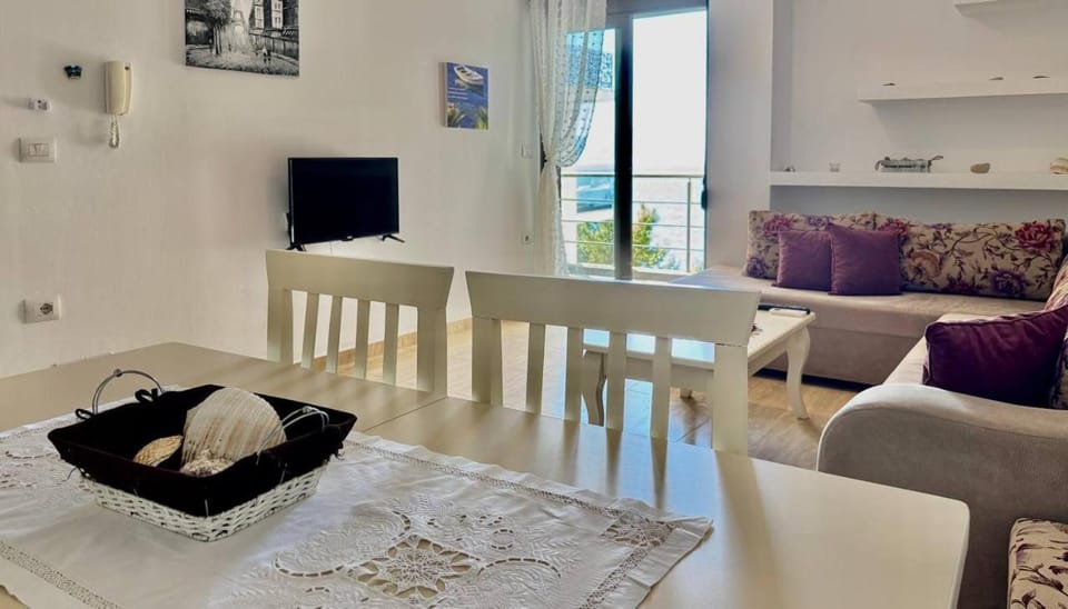 Living room, Dining area, Sea view