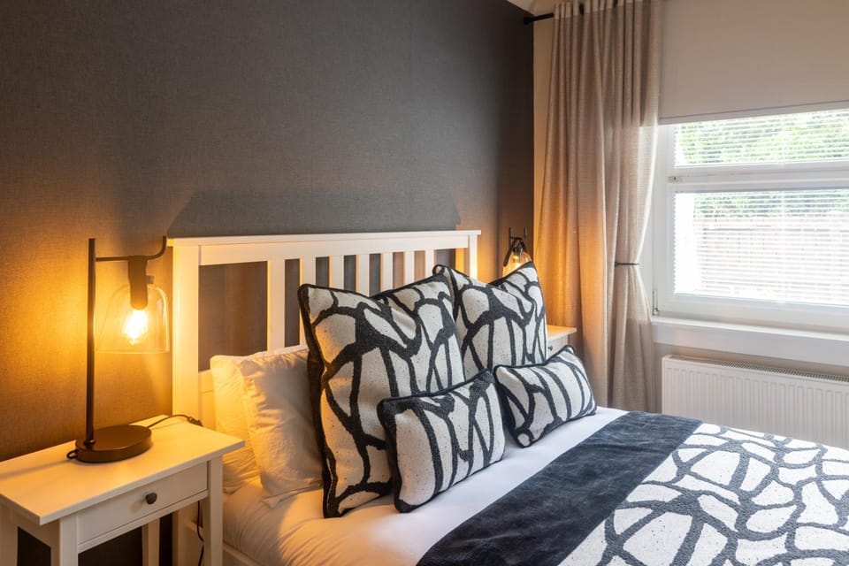 Bed, View (from property/room), Garden view