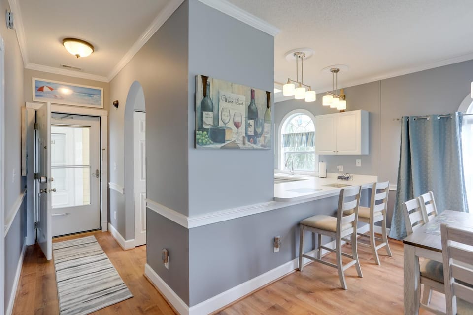 < 2 Mi to Coast: Condo w/ Pool in Myrtle Beach House in Carolina Forest