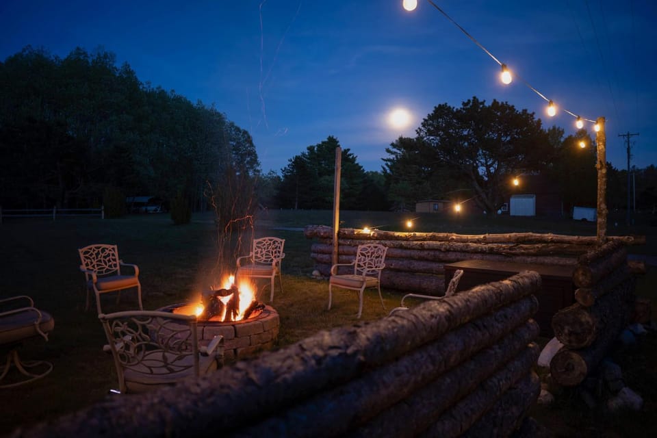 Game Room, Fire Pit! Family Home By Lake Michigan House in Wisconsin