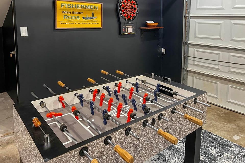 Game Room, Fire Pit! Family Home By Lake Michigan House in Wisconsin