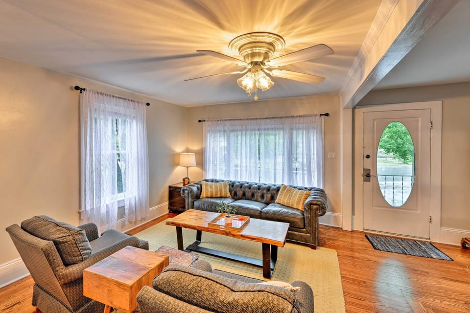 New Bern Home w/ Yard, Grill + Walkable Location House in New Bern