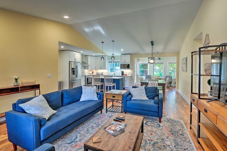 2 Mi to Beach! Sea Pines Resort Home w/ Large Yard House in Hilton Head Island