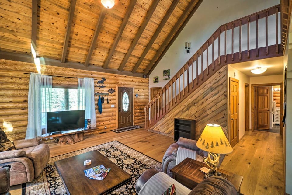 Cabin on Kenai Peninsula: Family & Group Friendly! Cabin in Alaska