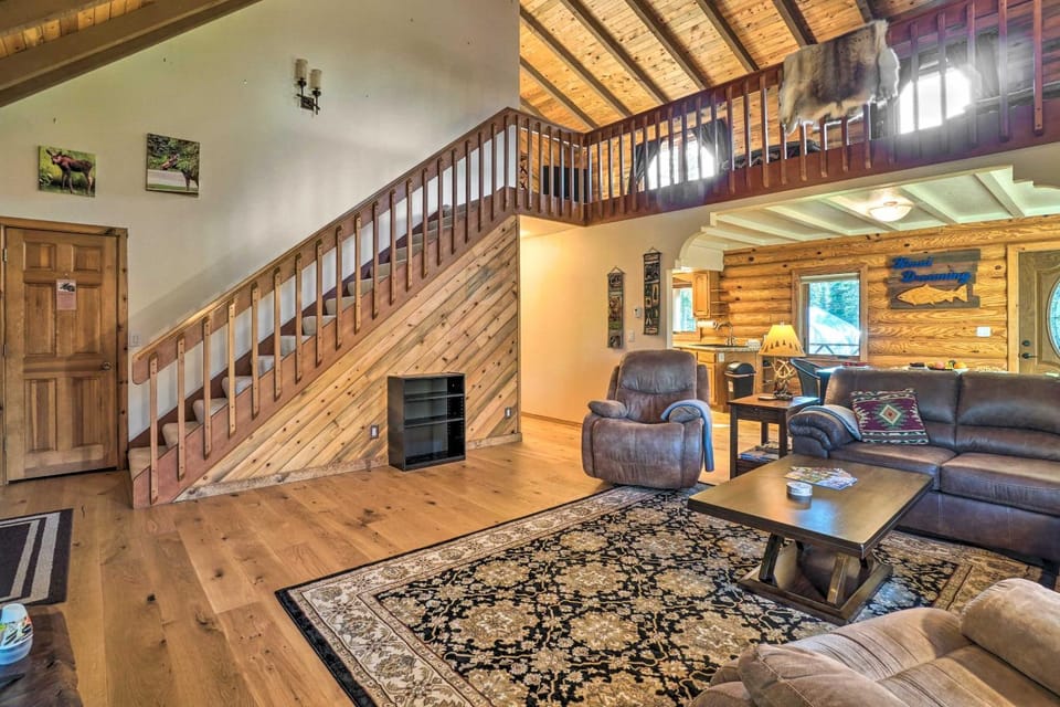 Cabin on Kenai Peninsula: Family & Group Friendly! Cabin in Alaska